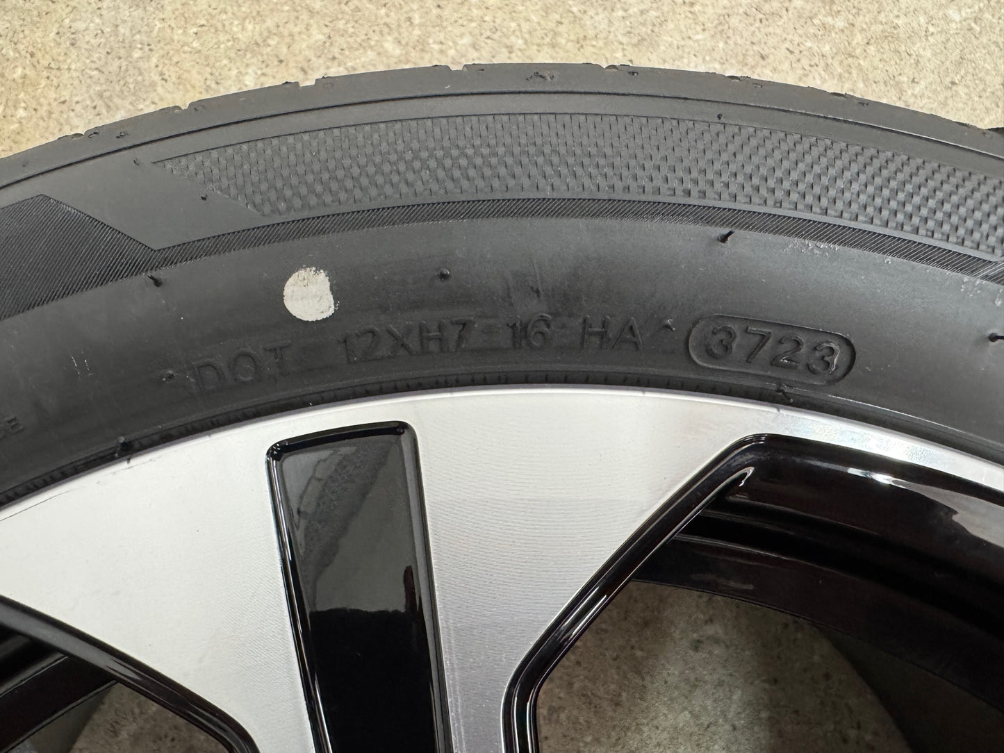 NEU Original Mercedes E-Klasse W 214 S 214 19 Zoll Sommerräder Sommerreifen Felgen A2144013600 A2144013700 245/45 R19 102Y 275/40 R19 105Y Sport Line 4MATIC 8,5x19 ET35,5 9,5x19 ET51 Sommerradsatz