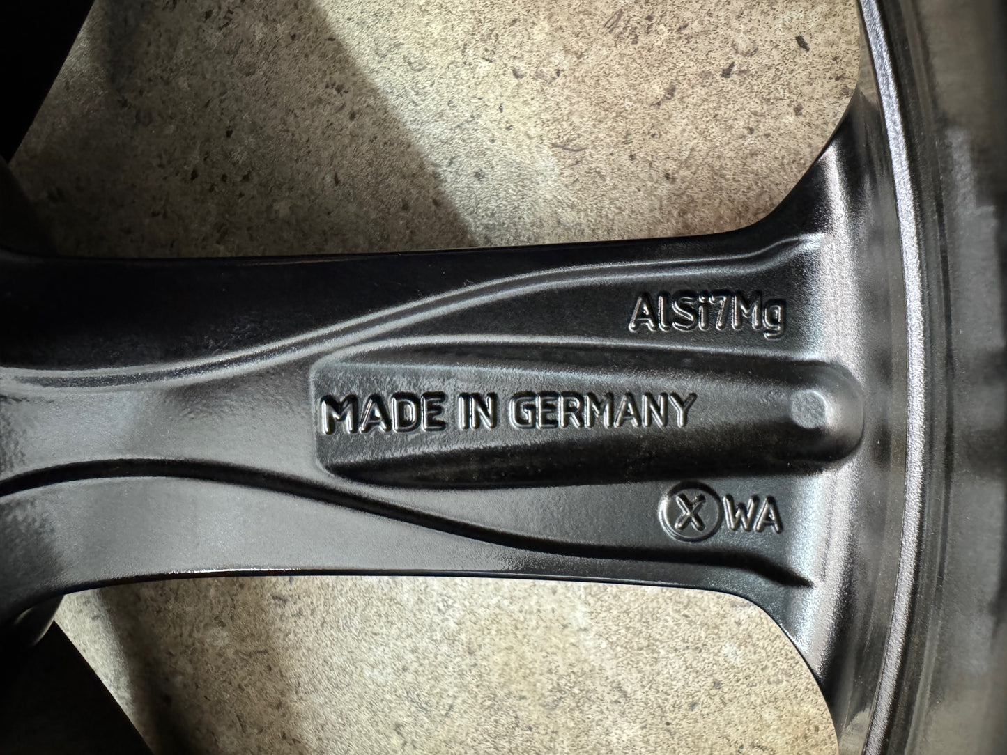 NEU Original Mercedes E-Klasse W 214 S 214 19 Zoll Sommerräder Sommerreifen Felgen A2144013600 A2144013700 245/45 R19 102Y 275/40 R19 105Y Sport Line 4MATIC 8,5x19 ET35,5 9,5x19 ET51 Sommerradsatz