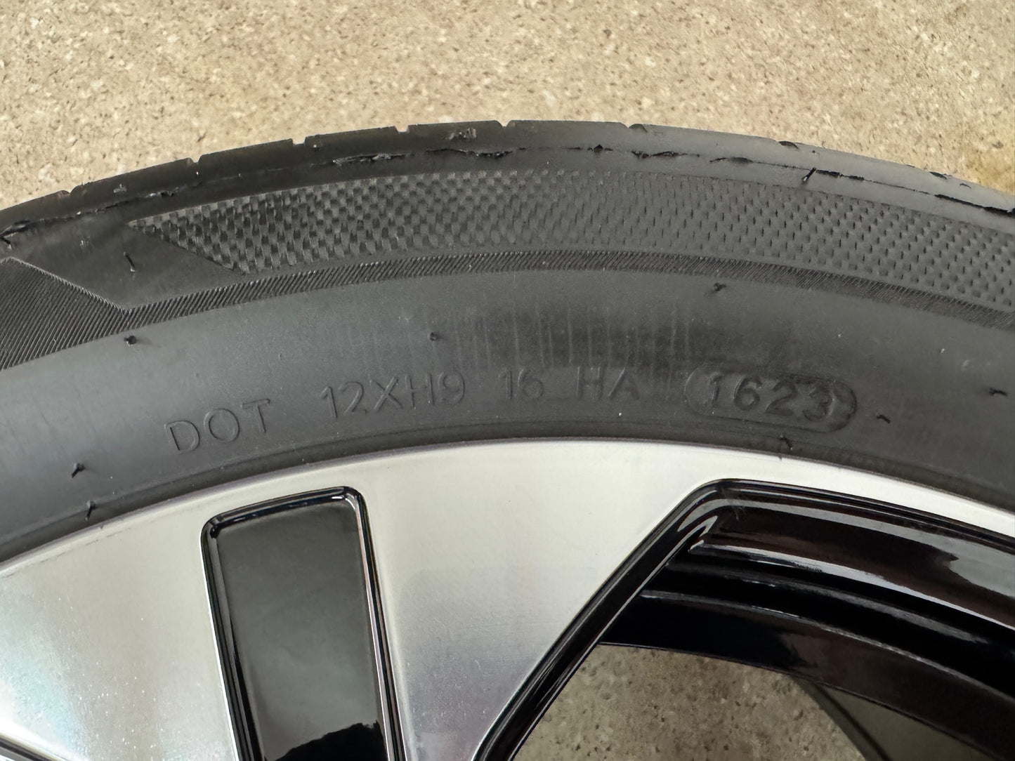 NEU Original Mercedes E-Klasse W 214 S 214 19 Zoll Sommerräder Sommerreifen Felgen A2144013600 A2144013700 245/45 R19 102Y 275/40 R19 105Y Sport Line 4MATIC 8,5x19 ET35,5 9,5x19 ET51 Sommerradsatz