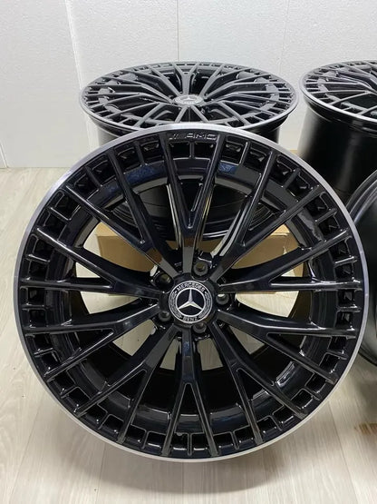NEU* Original Mercedes EQE V 295 43 53 AMG 4MATIC+ 21 Zoll Felgen Alufelgen A2954012900 A2954013000 Limousine Schwarz & glanzgedrehtes Horn 9,5x21 ET42 10,5x21 ET67 5x112 Felgensatz MwSt.