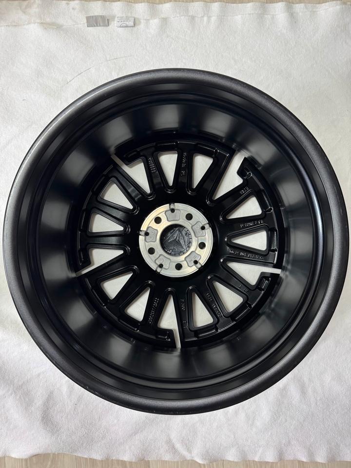 NEU Original Mercedes GLA H247 GLB X247 20 Zoll AMG Felgen Alufelgen A2474015200