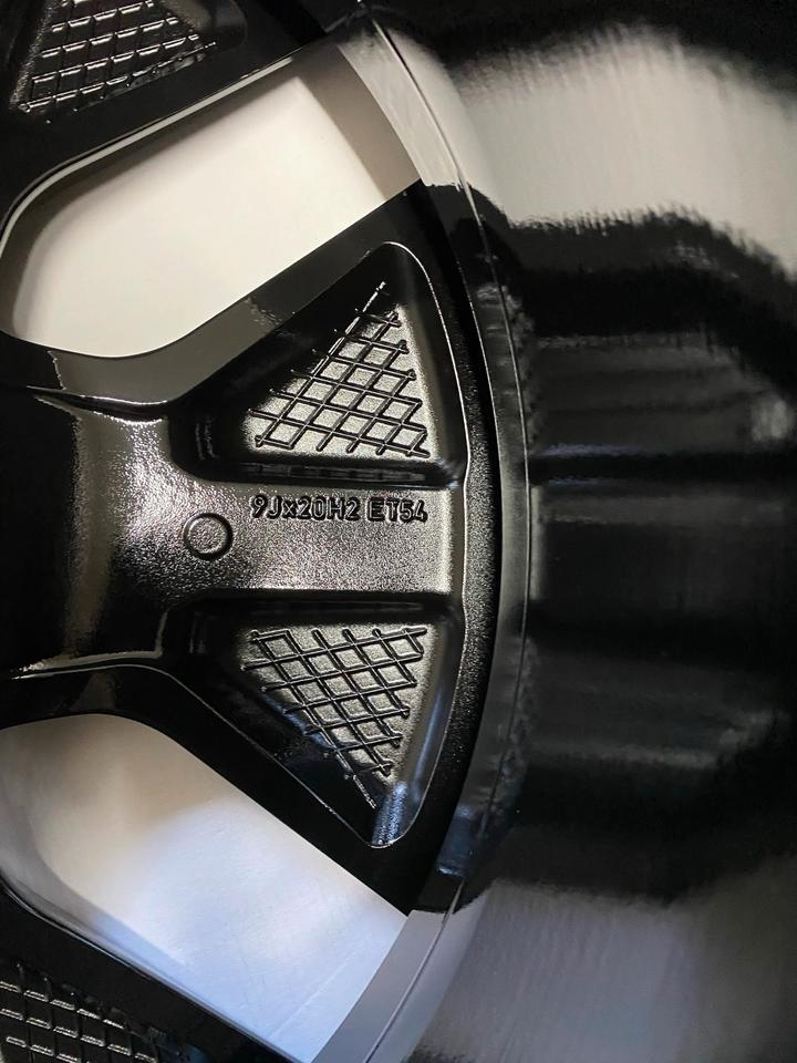 NEU Original Porsche Taycan 4S Turbo Aero 20 Zoll Felgen Alufelgen 9J1601025J 9J1601025K