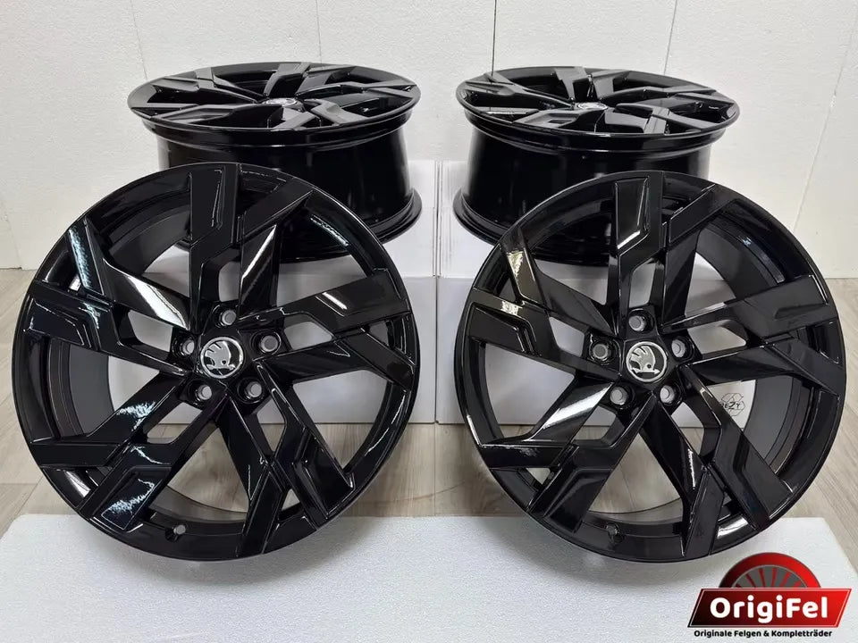 NEU* Original Skoda Karoq NU 19 Zoll Sagitarius 57A601025AE 57A601025AF Felgen Alufelgen 4x4 Sport Black Edition Schwarz Hochglanz 5x112 8x19 ET45 Felgensatz