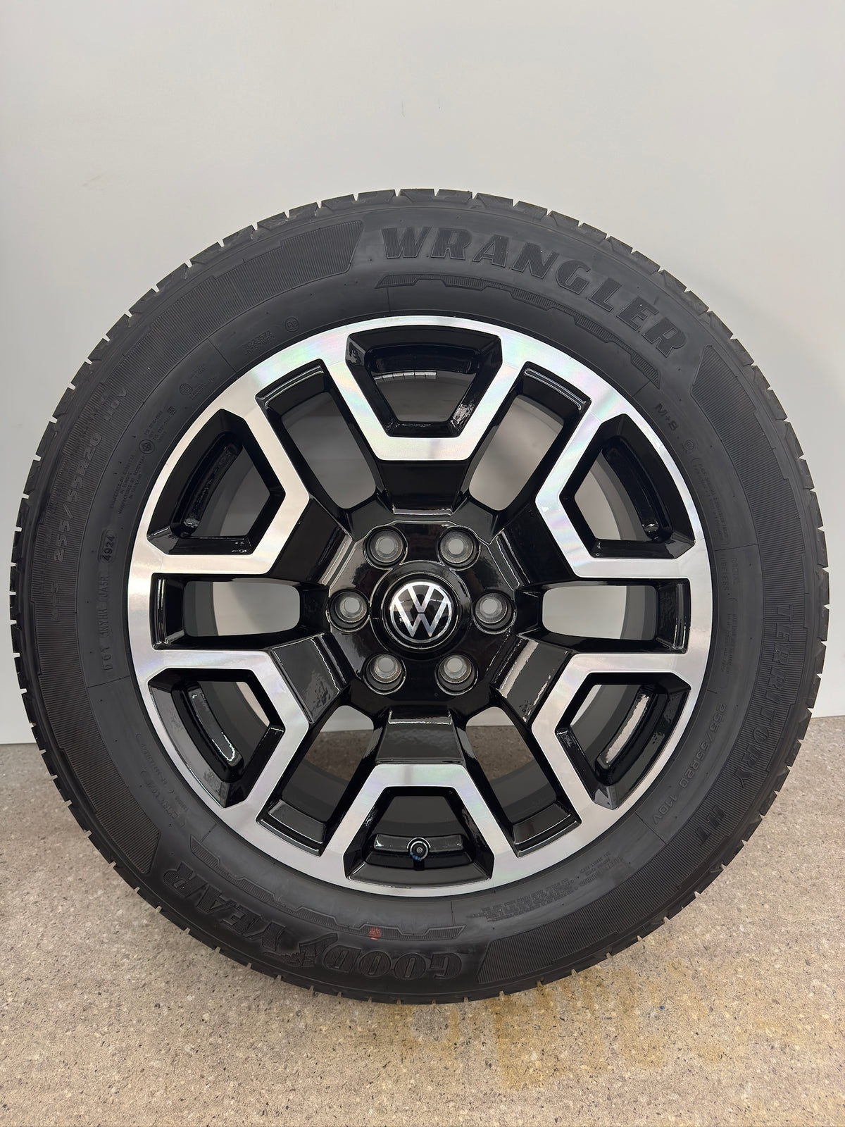 NEU Original VW Amarok II 2 T1 20 Zoll Bendigo Sommerräder Sommerreifen Felgen Alufelgen N1XC-1007-C1B T1XC-1007-C1A 255/50 R20 110V 8x20 ET55 Bicolor Schwarz RDKS Sommerradsatz