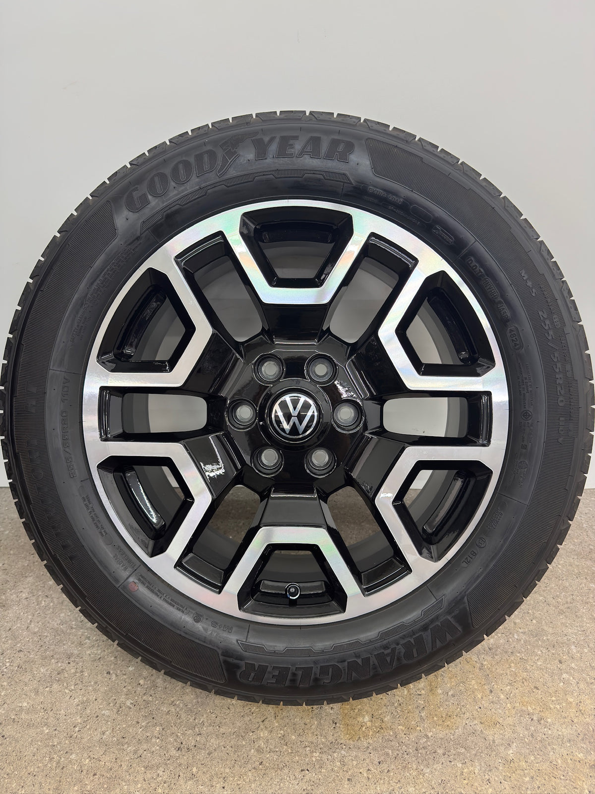 NEU Original VW Amarok II 2 T1 20 Zoll Bendigo Sommerräder Sommerreifen Felgen Alufelgen N1XC-1007-C1B T1XC-1007-C1A 255/50 R20 110V 8x20 ET55 Bicolor Schwarz RDKS Sommerradsatz