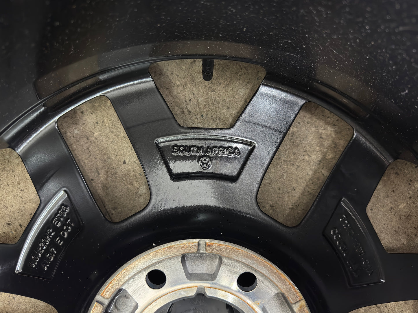 NEU Original VW Amarok II 2 T1 20 Zoll Bendigo Sommerräder Sommerreifen Felgen Alufelgen N1XC-1007-C1B T1XC-1007-C1A 255/50 R20 110V 8x20 ET55 Bicolor Schwarz RDKS Sommerradsatz