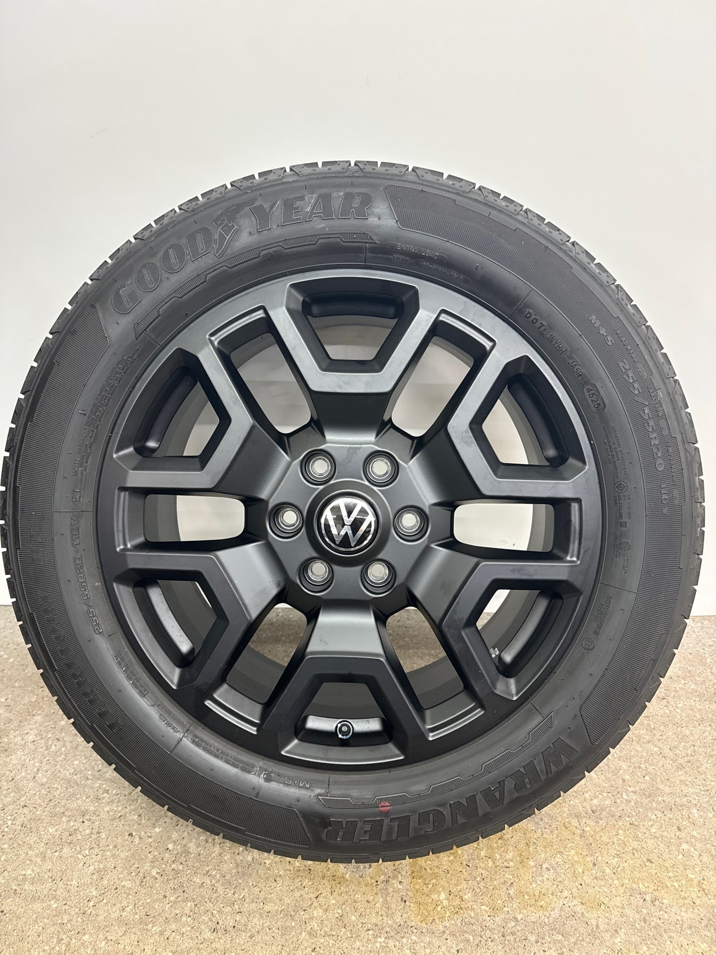 NEU Original VW Amarok II 2 T1 20 Zoll Bendigo Sommerräder Sommerreifen Felgen Alufelgen N1XC-1007-C1B T1XC-1007-C1A 255/50 R20 110V 8x20 ET55 Schwarz Matt RDKS Sommerradsatz