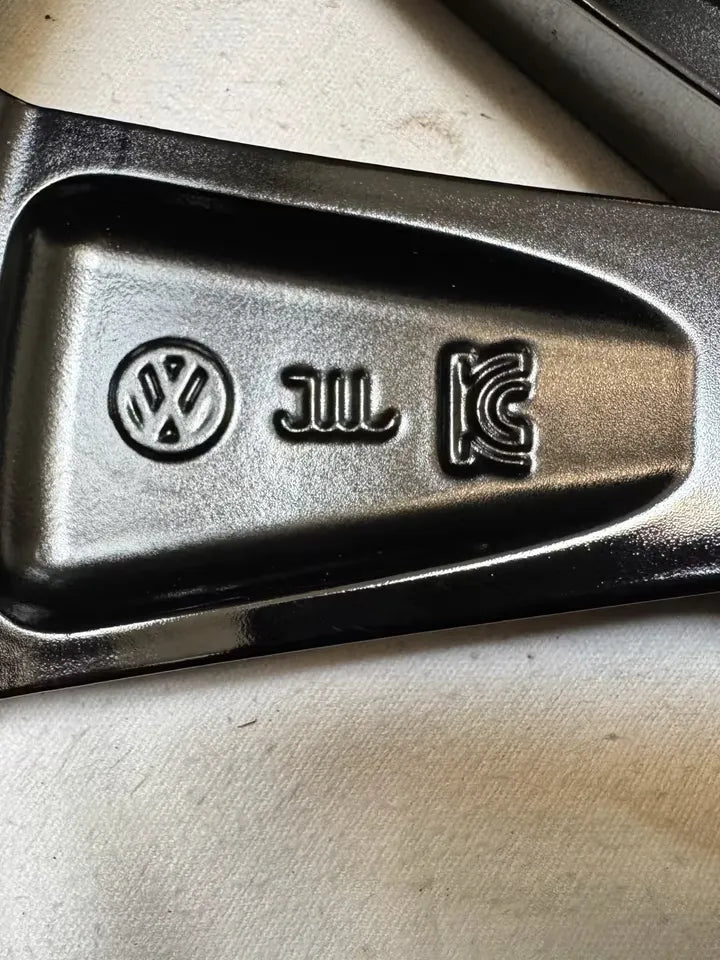 NEU* Original VW T-Cross C1 Misano 18 Zoll Felgen Alufelgen 2G7601025G Black Edition Schwarz Hochglanz 5x100 7x18 ET39 SUV R-Line Sport Felgensatz
