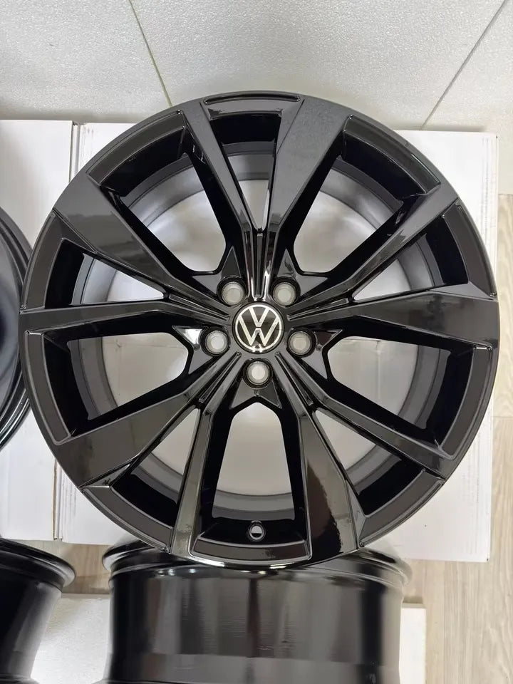 NEU* Original VW T-Cross C1 Misano 18 Zoll Felgen Alufelgen 2G7601025G Black Edition Schwarz Hochglanz 5x100 7x18 ET39 SUV R-Line Sport Felgensatz