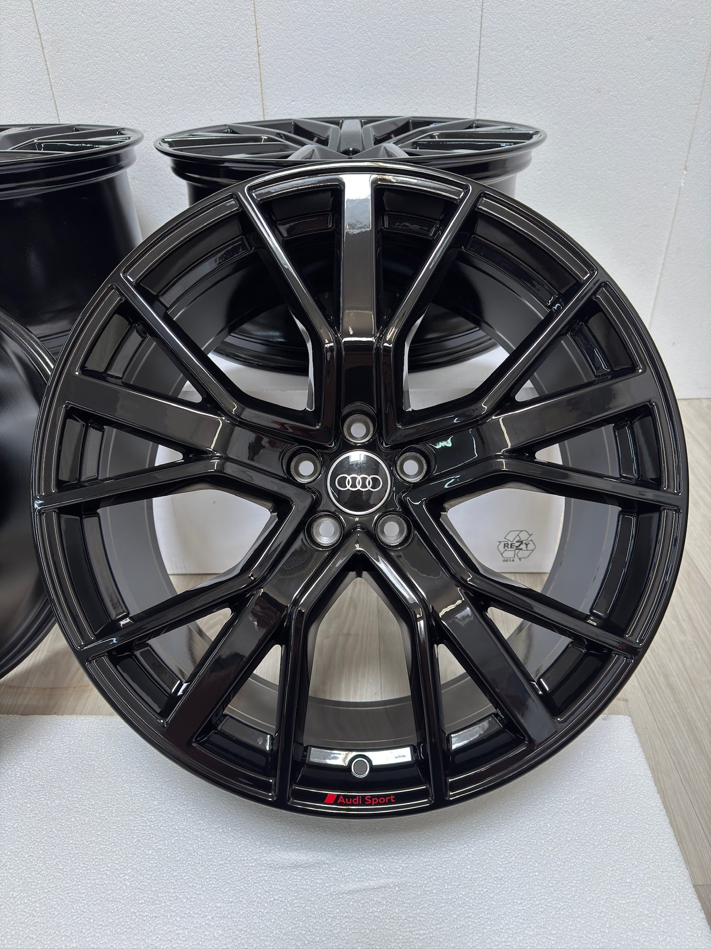 NEU* Original Audi Q8 e-tron GE 21 Zoll Competition Felgen Alufelgen 4KE601025C 9,5x21 ET36 Sportback Sport S-Line Edition 5x112 Black Edition Schwarz Hochglanz SUV Felgensatz MwSt. ausweisbar