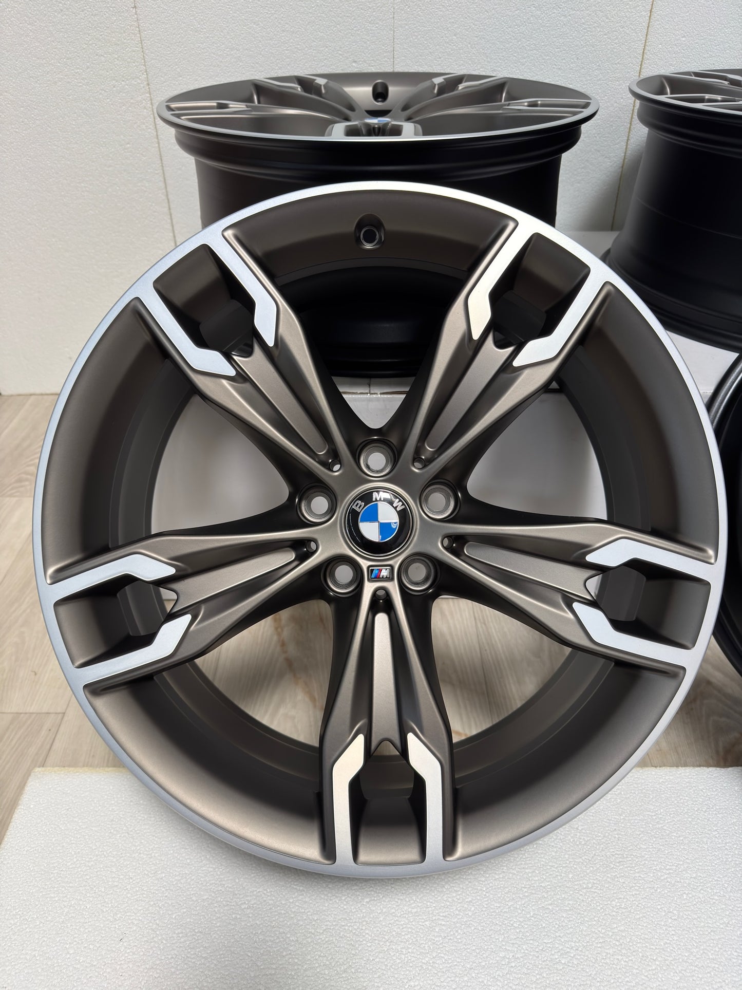 NEU* Original BMW 5er G30 G31 M 668M 20 Zoll Felgen Alufelgen 7855087 7855088 8x20 ET30 9x20 ET44 Cerium Grey Matt Glanzgedreht Limousine Touring Felgensatz MwSt. ausweisbar