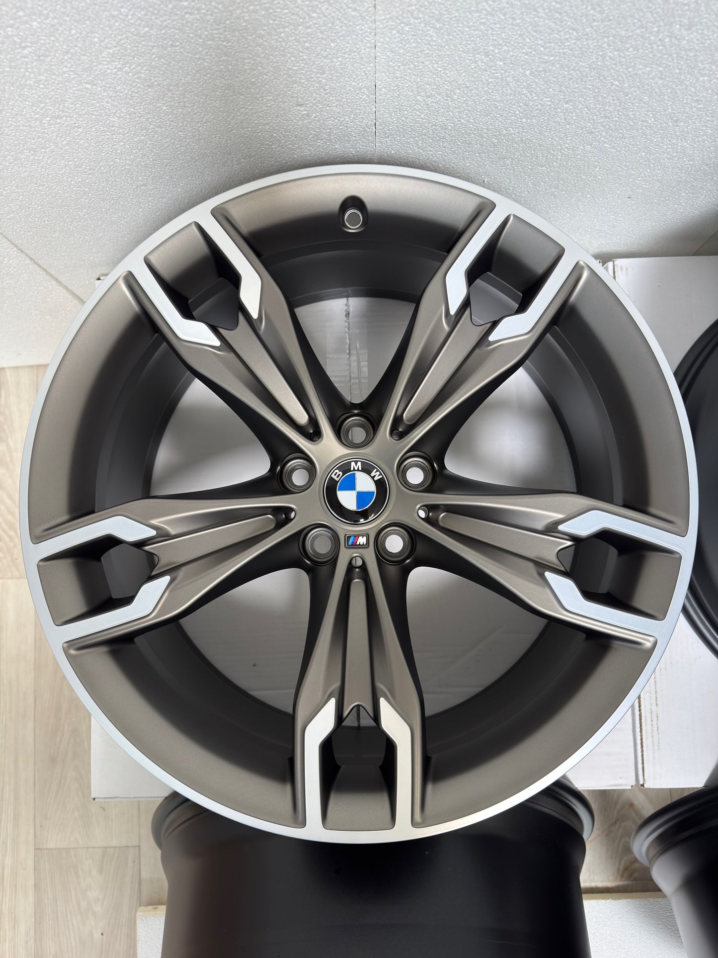 NEU* Original BMW 5er G30 G31 M 668M 20 Zoll Felgen Alufelgen 7855087 7855088 8x20 ET30 9x20 ET44 Cerium Grey Matt Glanzgedreht Limousine Touring Felgensatz MwSt. ausweisbar