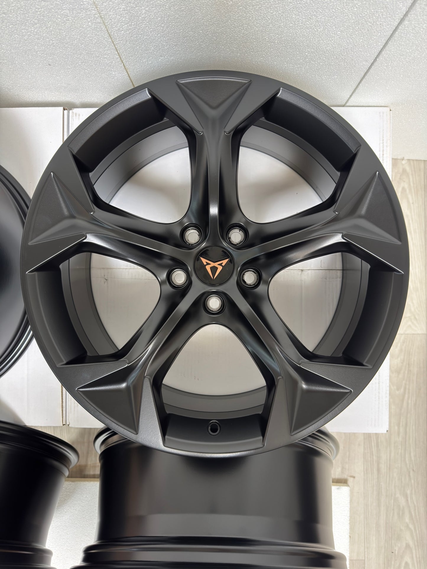 NEU* Original Cupra Formentor VZ 19 Zoll Felgen Alufelgen 5FF601025E Night Edition Schwarz Matt 8x19 ET40 Sport Line Felgensatz MwSt. ausweisbar