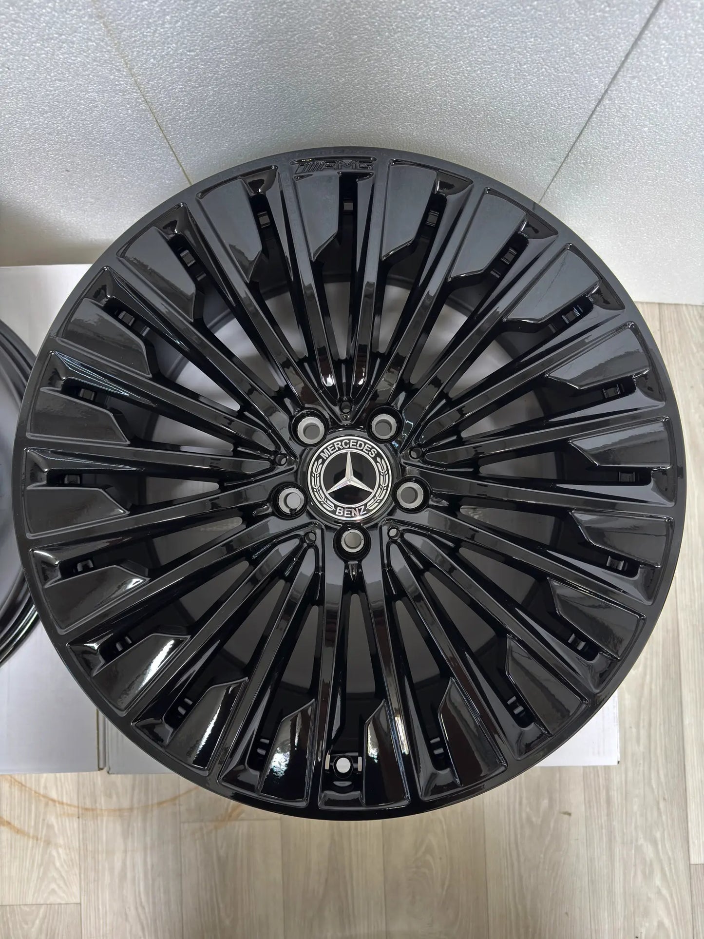 NEU* Original Mercedes E-Klasse W 214 S 214 20 Zoll AMG Felgen Alufelgen A2144010500 A2144010600 8,5x20 ET35,5 9,5x20 ET51 Black-Edition Schwarz Hochglanz Felgensatz Sport Line 4MATIC MwSt.