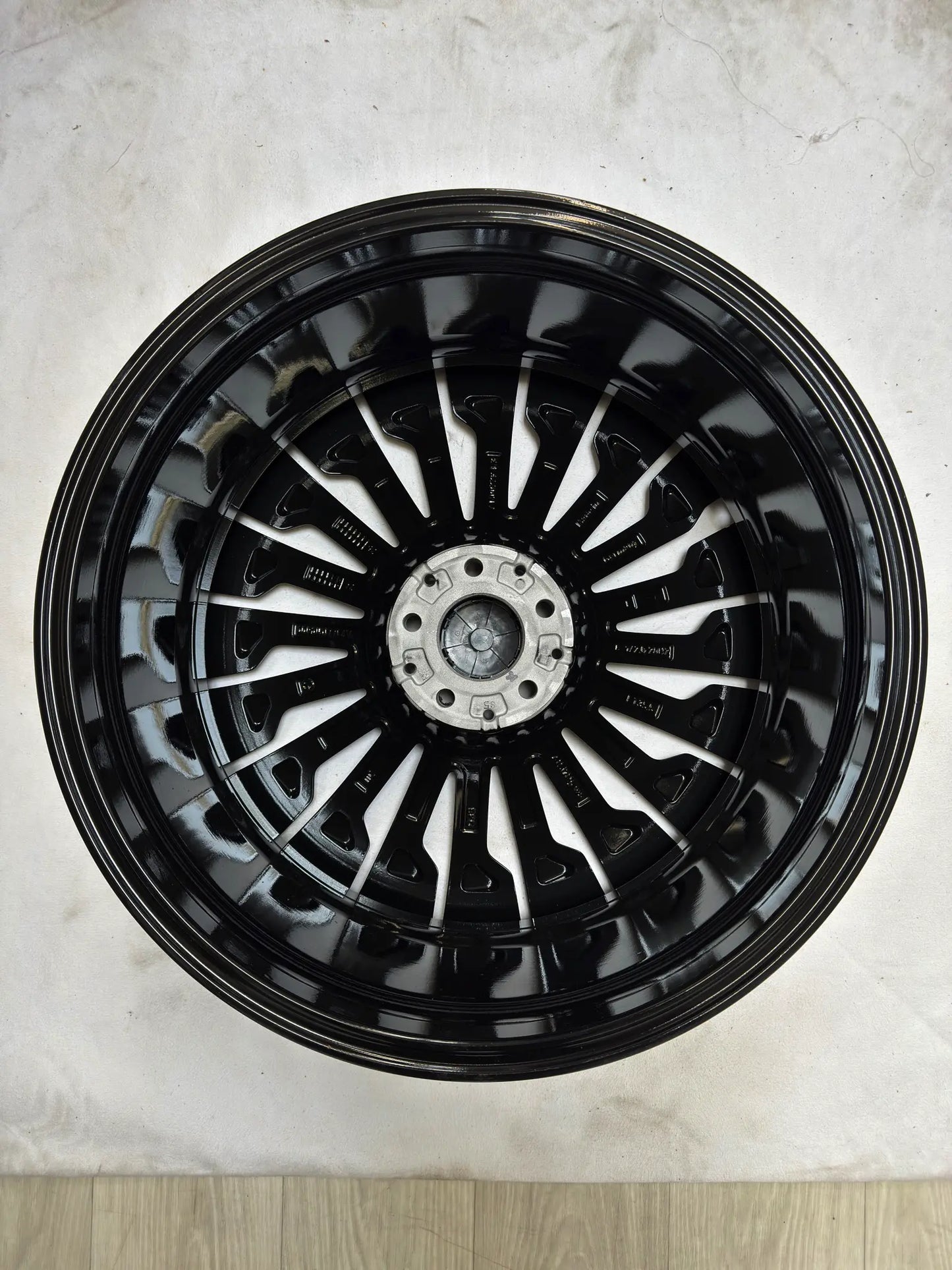 NEU* Original Mercedes E-Klasse W 214 S 214 20 Zoll AMG Felgen Alufelgen A2144010500 A2144010600 8,5x20 ET35,5 9,5x20 ET51 Black-Edition Schwarz Hochglanz Felgensatz Sport Line 4MATIC MwSt.