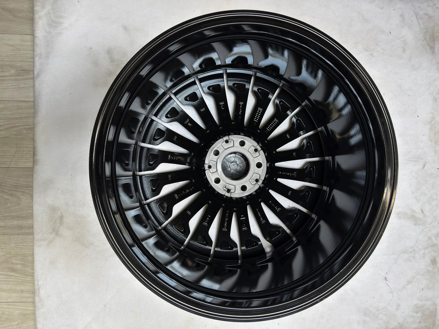 NEU* Original Mercedes E-Klasse W 214 S 214 20 Zoll AMG Felgen Alufelgen A2144010500 A2144010600 8,5x20 ET35,5 9,5x20 ET51 Black-Edition Schwarz Hochglanz Felgensatz Sport Line 4MATIC MwSt.