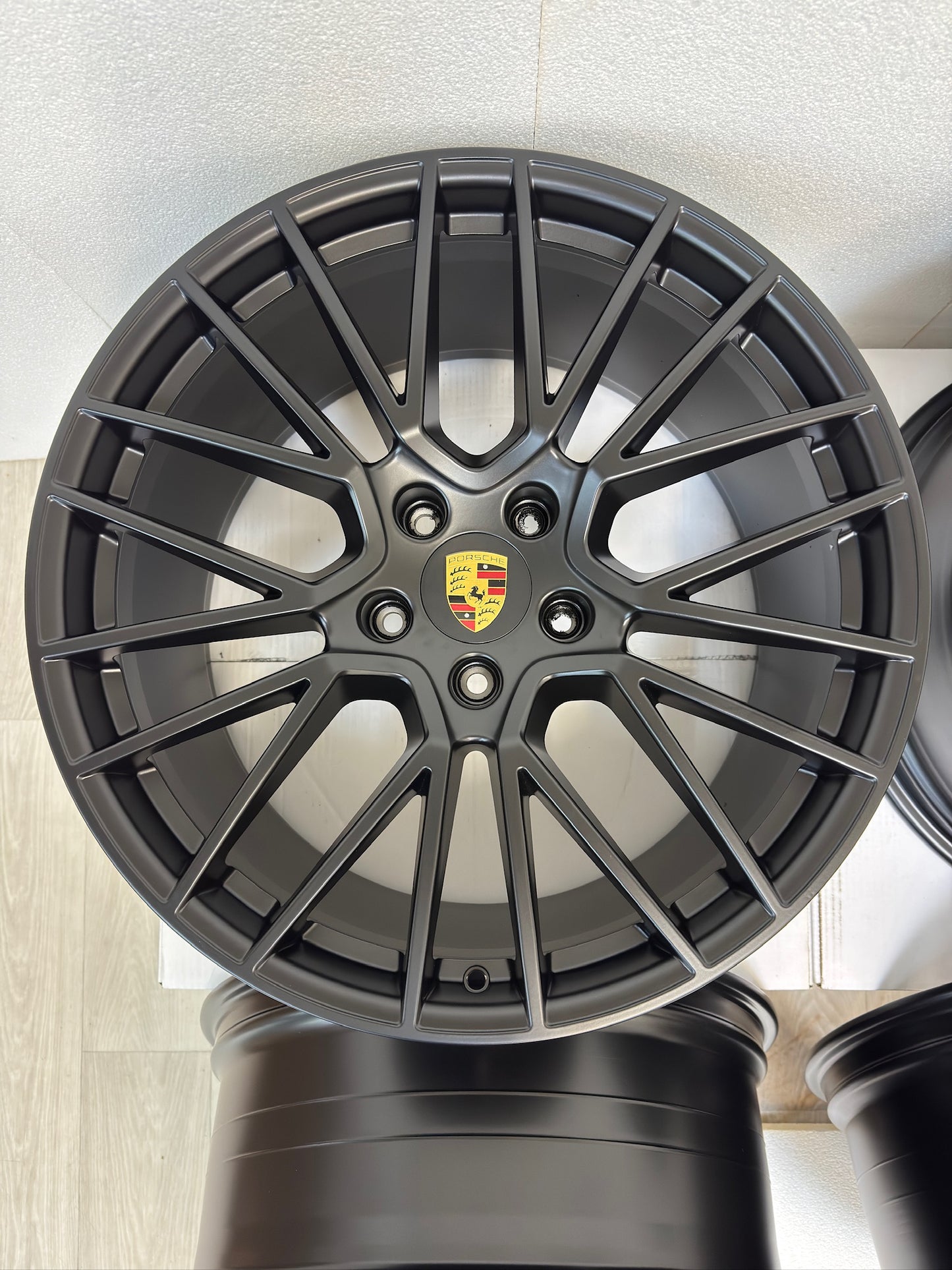 NEU* Original Porsche Cayenne SUV E3 21 Zoll RS Spyder Felgen Alufelgen Schwarz Seidenglanz 9Y0601025BF 9Y060125L 9Y0601025BG PO536 9YA 9,5x21 ET46 11x21 ET58 5x130 Sport Felgensatz MwSt. ausweisbar
