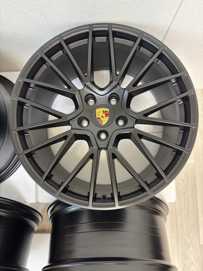 NEU* Original Porsche Cayenne SUV E3 21 Zoll RS Spyder Felgen Alufelgen Schwarz Seidenglanz 9Y0601025BF 9Y060125L 9Y0601025BG PO536 9YA 9,5x21 ET46 11x21 ET58 5x130 Sport Felgensatz MwSt. ausweisbar