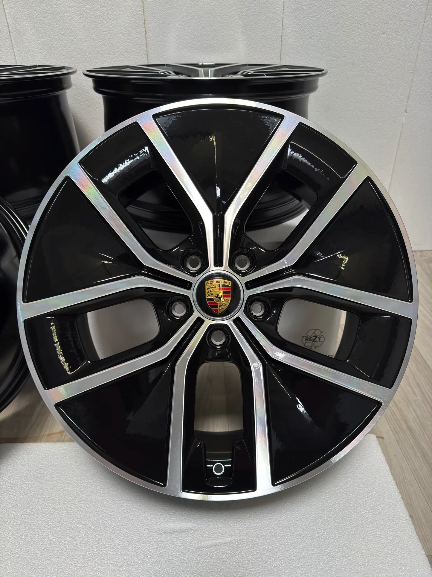 NEU* Original Porsche Taycan II 21 Zoll Aero Design Felgen Alufelgen 9J1601025BS 9J1601025BT 9x21 ET54 11x21 ET59 Turbo S GTS GT 4 S Cross Turismo Sport Felgensatz 9J1 Schwarz MwSt.