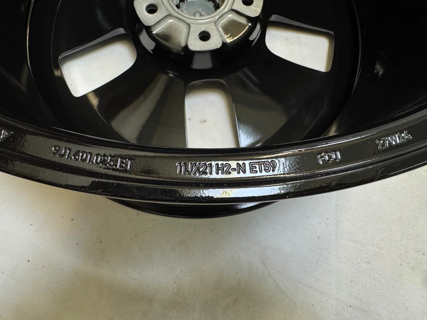 NEU* Original Porsche Taycan II 21 Zoll Aero Design Felgen Alufelgen 9J1601025BS 9J1601025BT 9x21 ET54 11x21 ET59 Turbo S GTS GT 4 S Cross Turismo Sport Felgensatz 9J1 Schwarz MwSt.