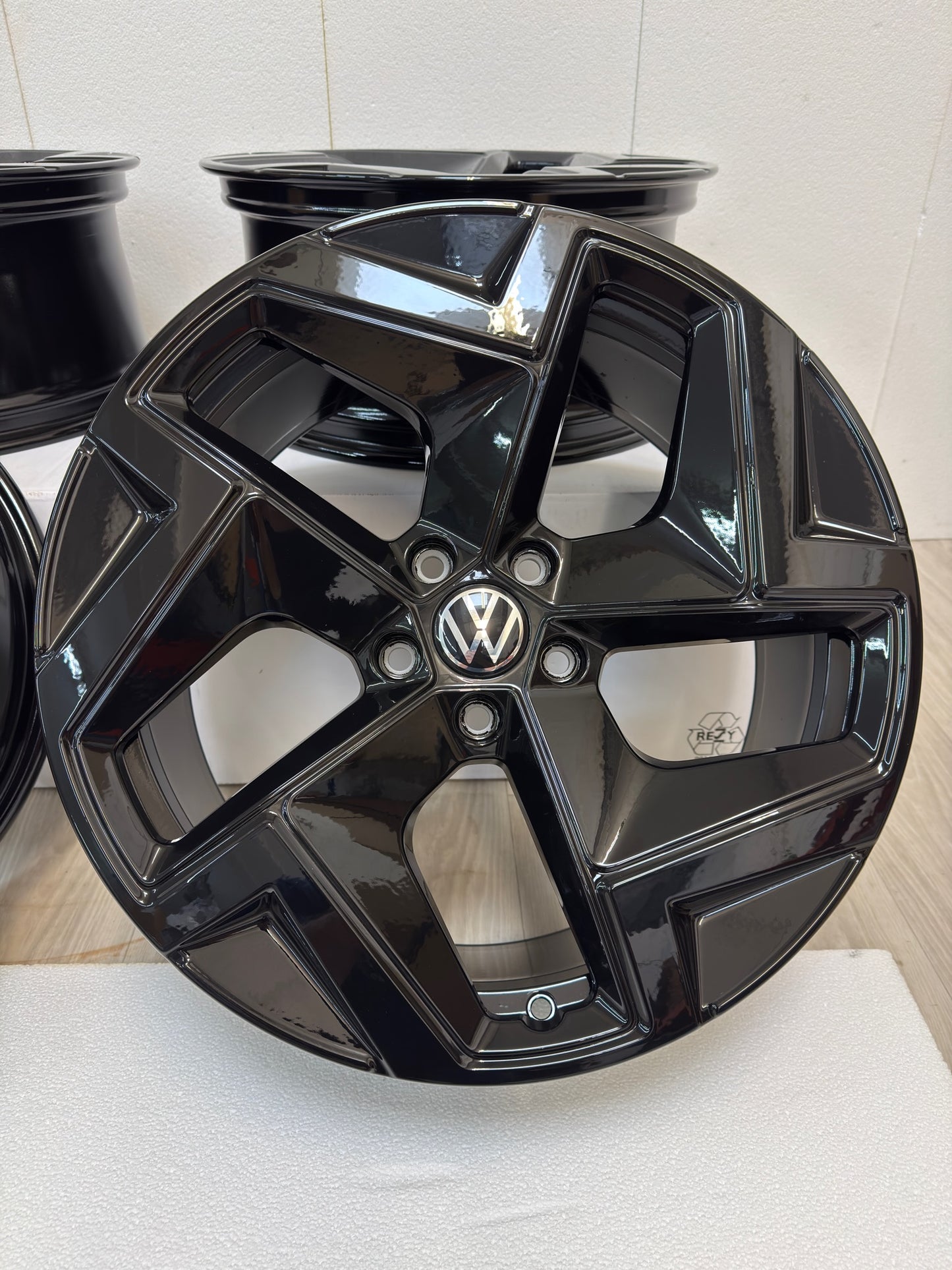 NEU* Original VW Tiguan III 3 CTI Tayron 19 Zoll Coventry Felgen Alufelgen 571601025E 571601025H Black Edition Schwarz Hochglanz R-Line 8,5x19 ET38 5x112 SUV Felgensatz MwSt.