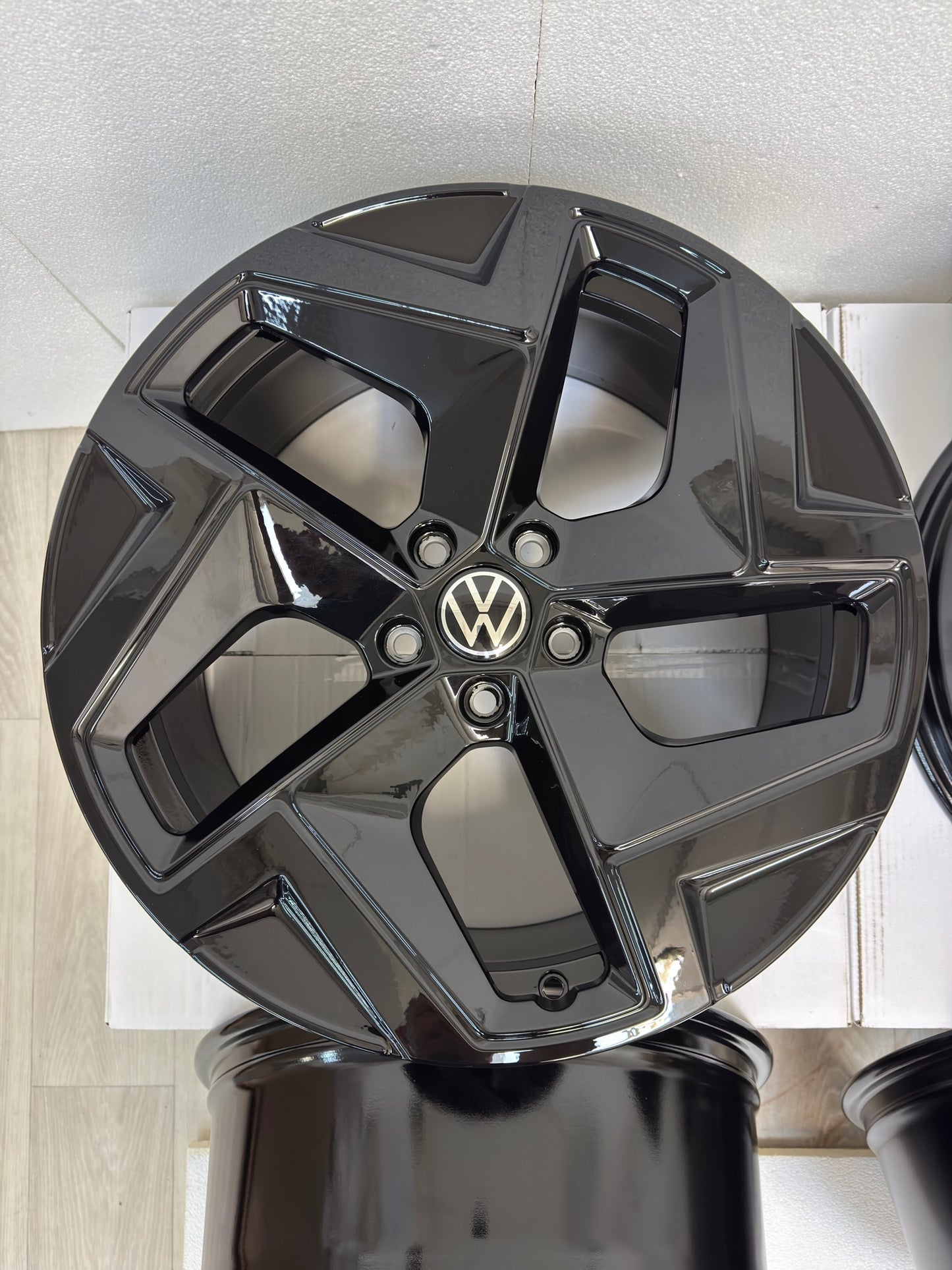 NEU* Original VW Tiguan III 3 CTI Tayron 19 Zoll Coventry Felgen Alufelgen 571601025E 571601025H Black Edition Schwarz Hochglanz R-Line 8,5x19 ET38 5x112 SUV Felgensatz MwSt.