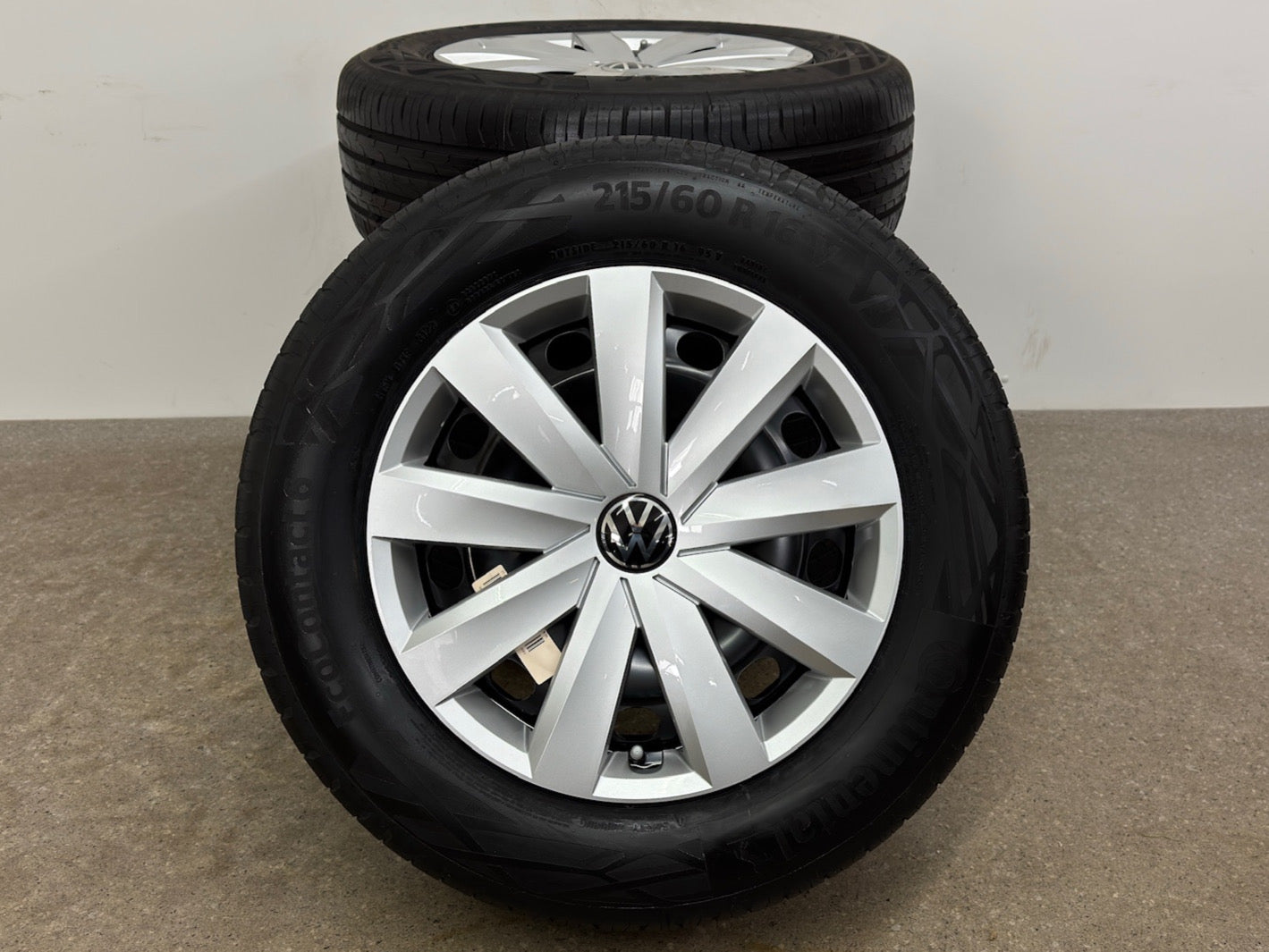 Neu Original VW Passat B8 3G Skoda Superb III 3V 215/60 R16 Zoll Sommerrräder Sommerreifen 3Q0601027 Stahlfelgen Felgen 6,5x16 ET41 5x112 Sommerkomplettradsatz
