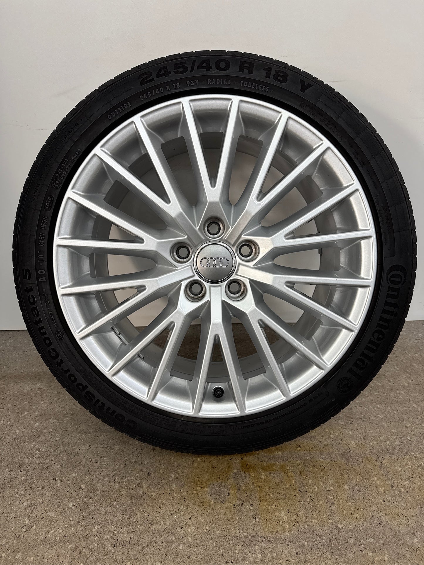 Original Audi TT TTS FV 8S 18 Zoll Felgen Alufelgen 8S0601025D S-Line 8Jx18H2 ET50 Sport Felgensatz Silber Coupé Roadster Facelift