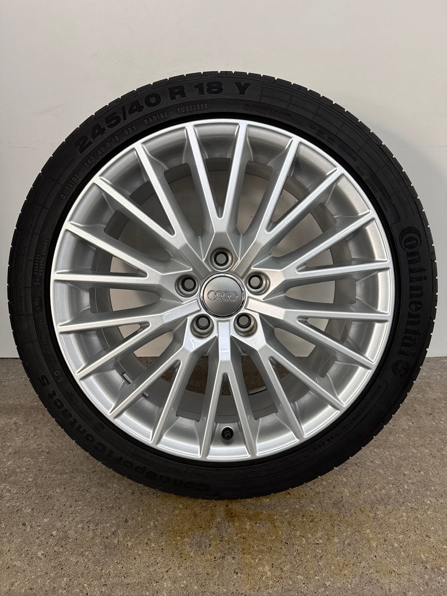 Original Audi TT TTS FV 8S 18 Zoll Felgen Alufelgen 8S0601025D S-Line 8Jx18H2 ET50 Sport Felgensatz Silber Coupé Roadster Facelift