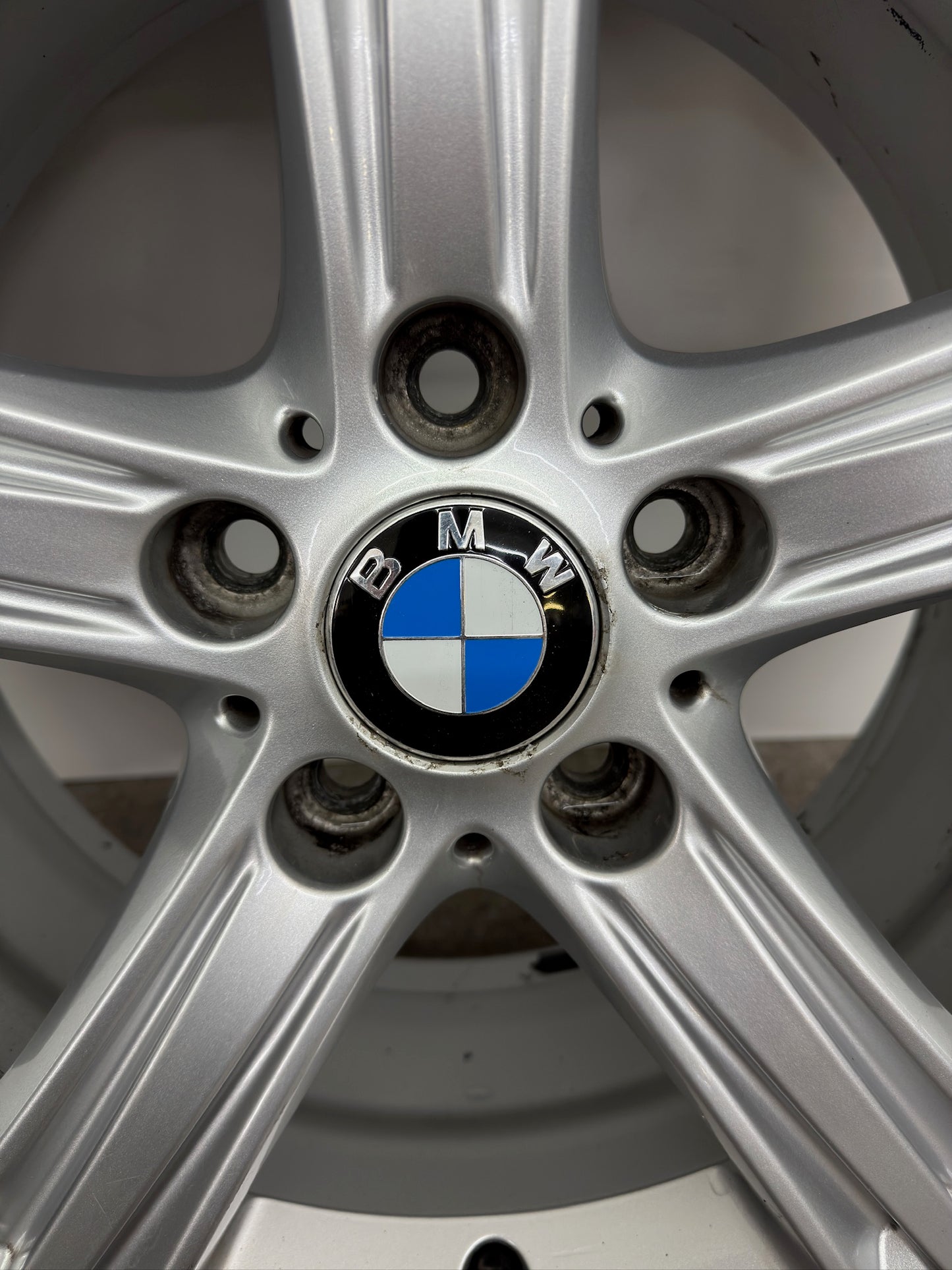 Original BMW 3er F30 F31 4er F32 F33 F36 Sty. 393 17 Zoll Felgen Alufelgen 6796242 Styling Silber 7,5x17 ET37 IS37 Limousine Cabrio Coupé RDKS RSC Felgensatz REIFEN NUR TRANSPORTSCHUTZ