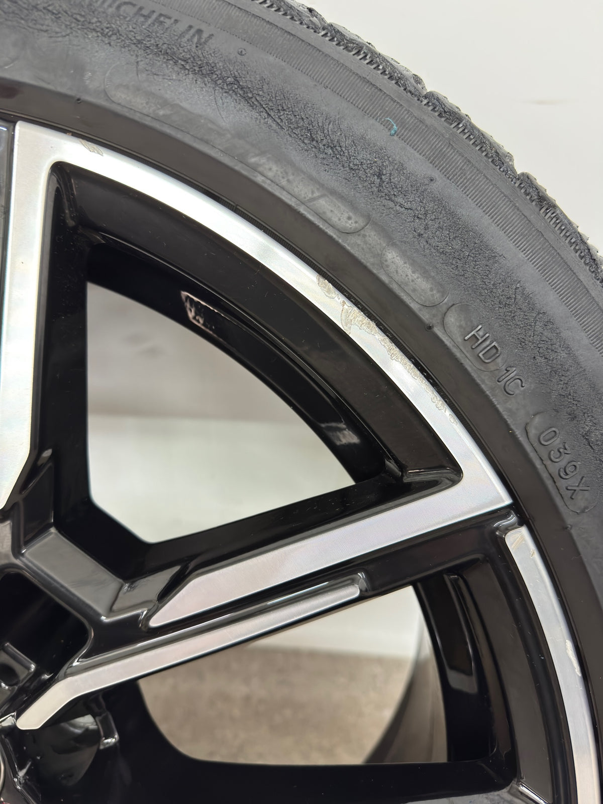 Original BMW i4 G26 Gran Coupé 19 Zoll M 859M Winterräder Winterreifen Felgen 8747304 5A50407 8747305 Alufelgen 245/40 R19 98V 255/40 R19 100V M+S Styling Schwarz Bicolor Winterradsatz MwSt.
