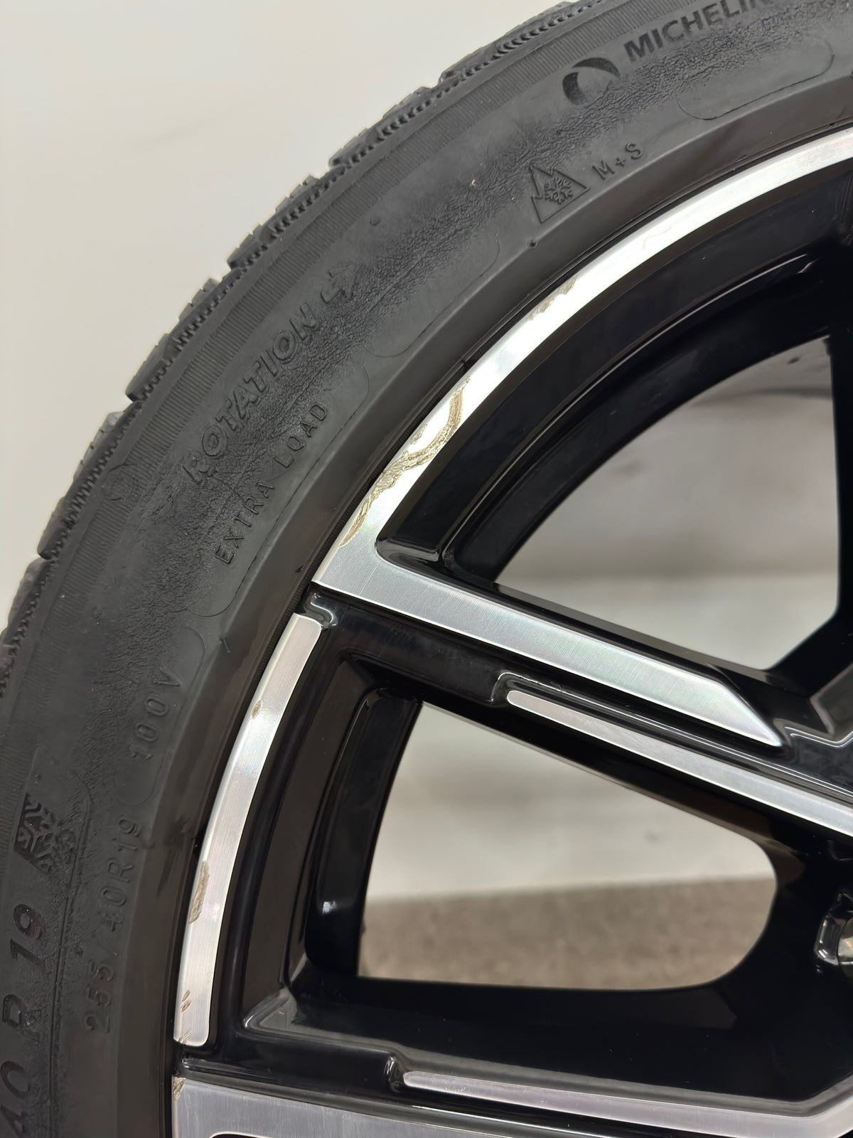 Original BMW i4 G26 Gran Coupé 19 Zoll M 859M Winterräder Winterreifen Felgen 8747304 5A50407 8747305 Alufelgen 245/40 R19 98V 255/40 R19 100V M+S Styling Schwarz Bicolor Winterradsatz MwSt.