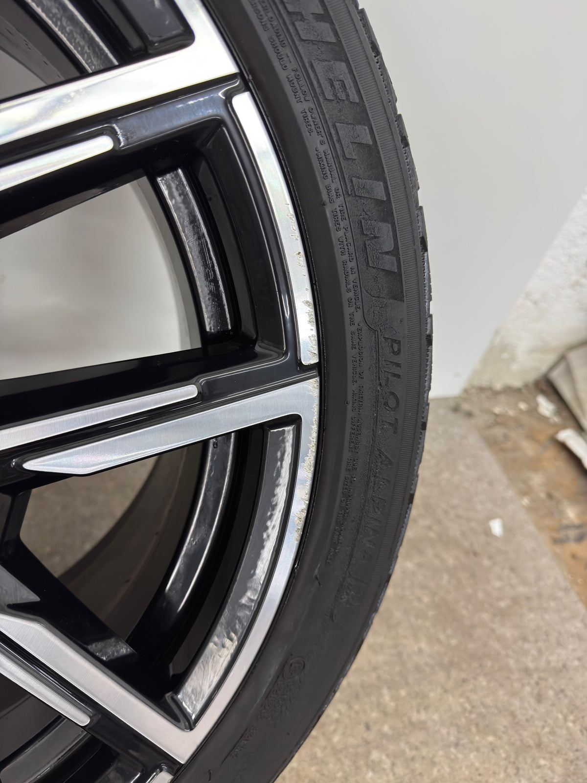 Original BMW i4 G26 Gran Coupé 19 Zoll M 859M Winterräder Winterreifen Felgen 8747304 5A50407 8747305 Alufelgen 245/40 R19 98V 255/40 R19 100V M+S Styling Schwarz Bicolor Winterradsatz MwSt.