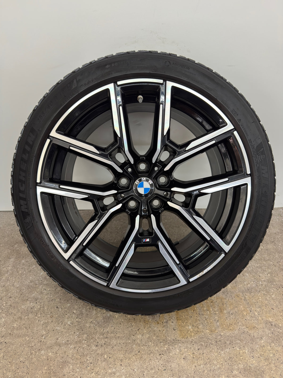 Original BMW i4 G26 Gran Coupé 19 Zoll M 859M Winterräder Winterreifen Felgen 8747304 5A50407 8747305 Alufelgen 245/40 R19 98V 255/40 R19 100V M+S Styling Schwarz Bicolor Winterradsatz MwSt.