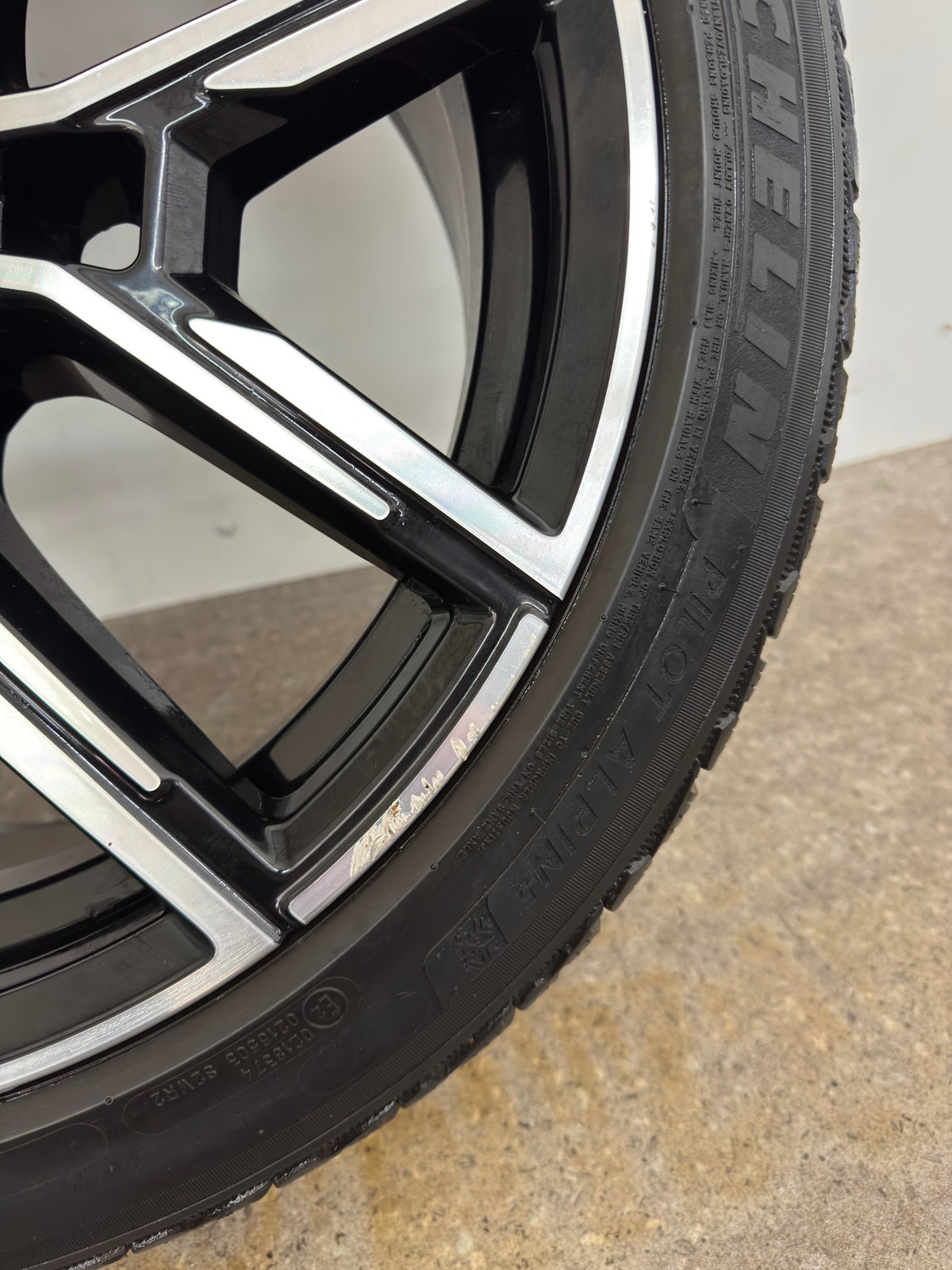Original BMW i4 G26 Gran Coupé 19 Zoll M 859M Winterräder Winterreifen Felgen 8747304 5A50407 8747305 Alufelgen 245/40 R19 98V 255/40 R19 100V M+S Styling Schwarz Bicolor Winterradsatz MwSt.