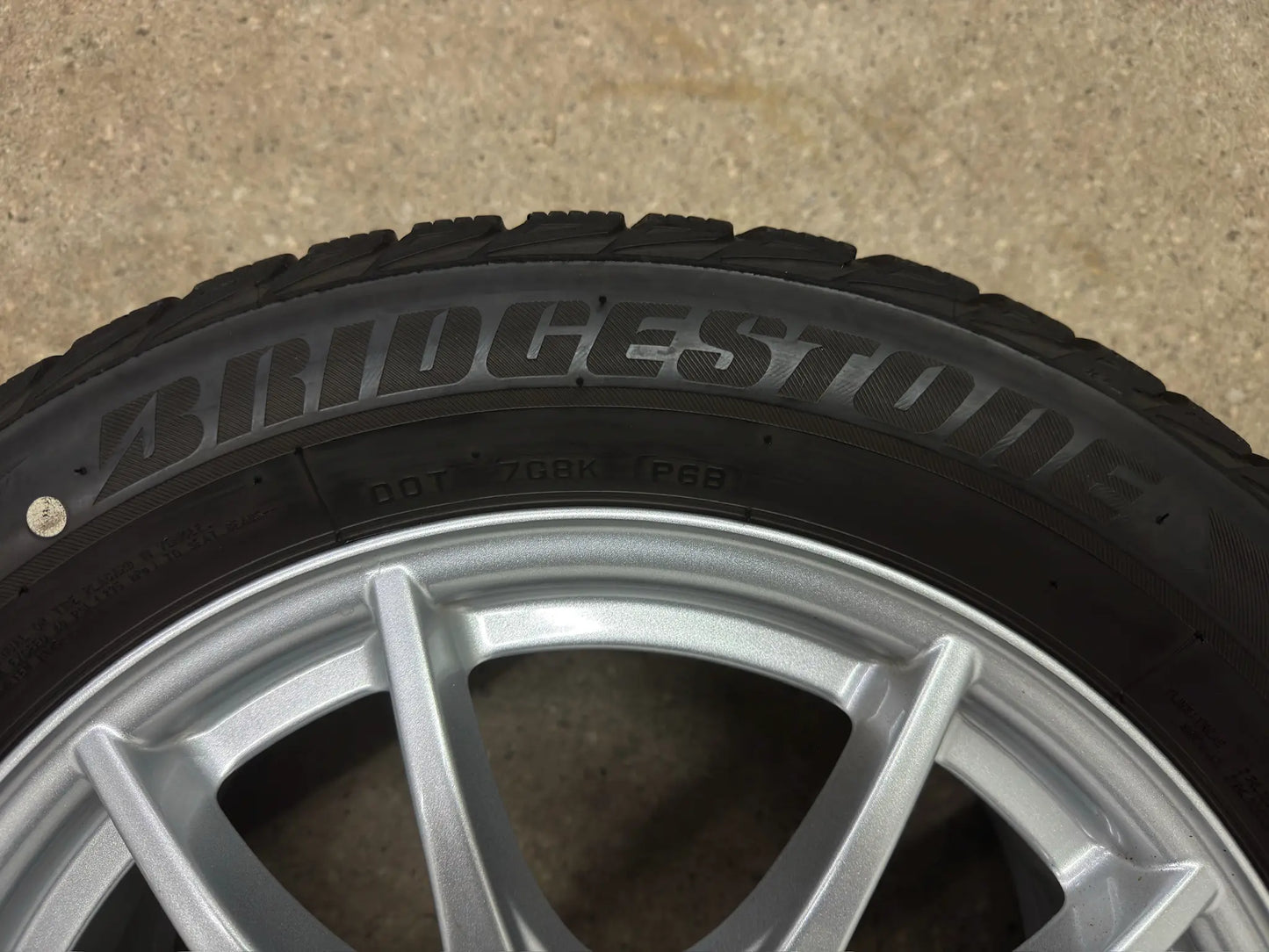 Original Mercedes A-Klasse W 176 B-Klasse W 242 W 246 CLA C 117 16 Zoll Winterräder Winterreifen Felgen A2464011302 Alufelgen 205/55 R16 91H MO M+S Silber 6,5x16 ET49 Winterradsatz