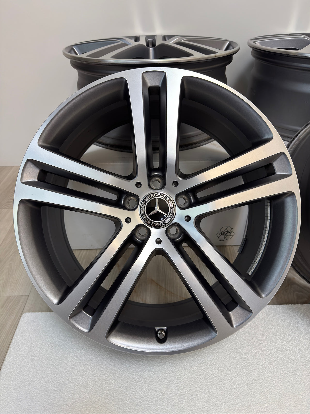 WIE NEU inkl. RDKS Original Mercedes GLE V 167 X 167 C 167 20 Zoll Felgen Alufelgen A1674012400 A1674012500 SUV Coupé Anthrazit Grau Glanzgedreht Sport Felgensatz MwSt. ausweisbar