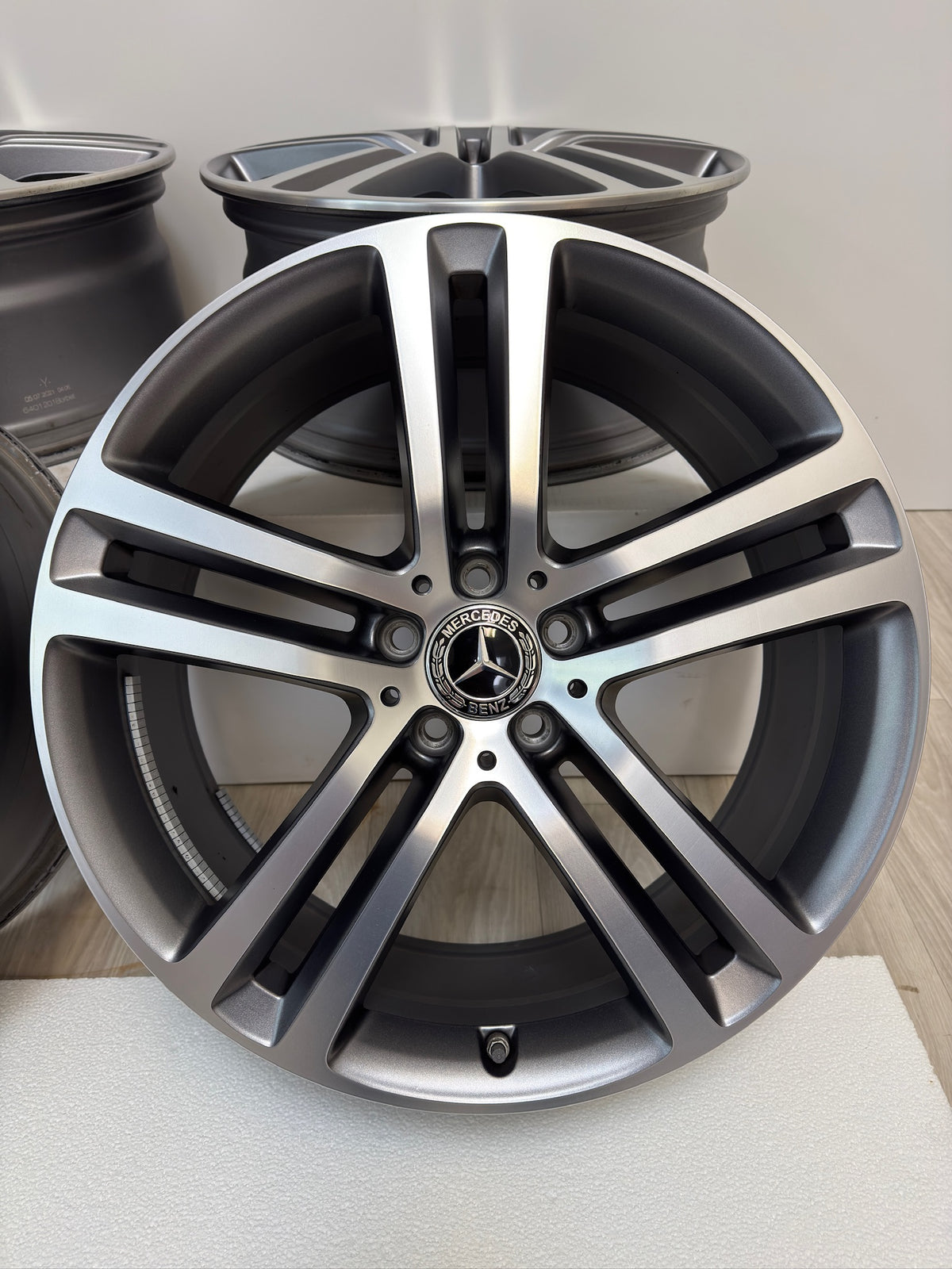 WIE NEU inkl. RDKS Original Mercedes GLE V 167 X 167 C 167 20 Zoll Felgen Alufelgen A1674012400 A1674012500 SUV Coupé Anthrazit Grau Glanzgedreht Sport Felgensatz MwSt. ausweisbar
