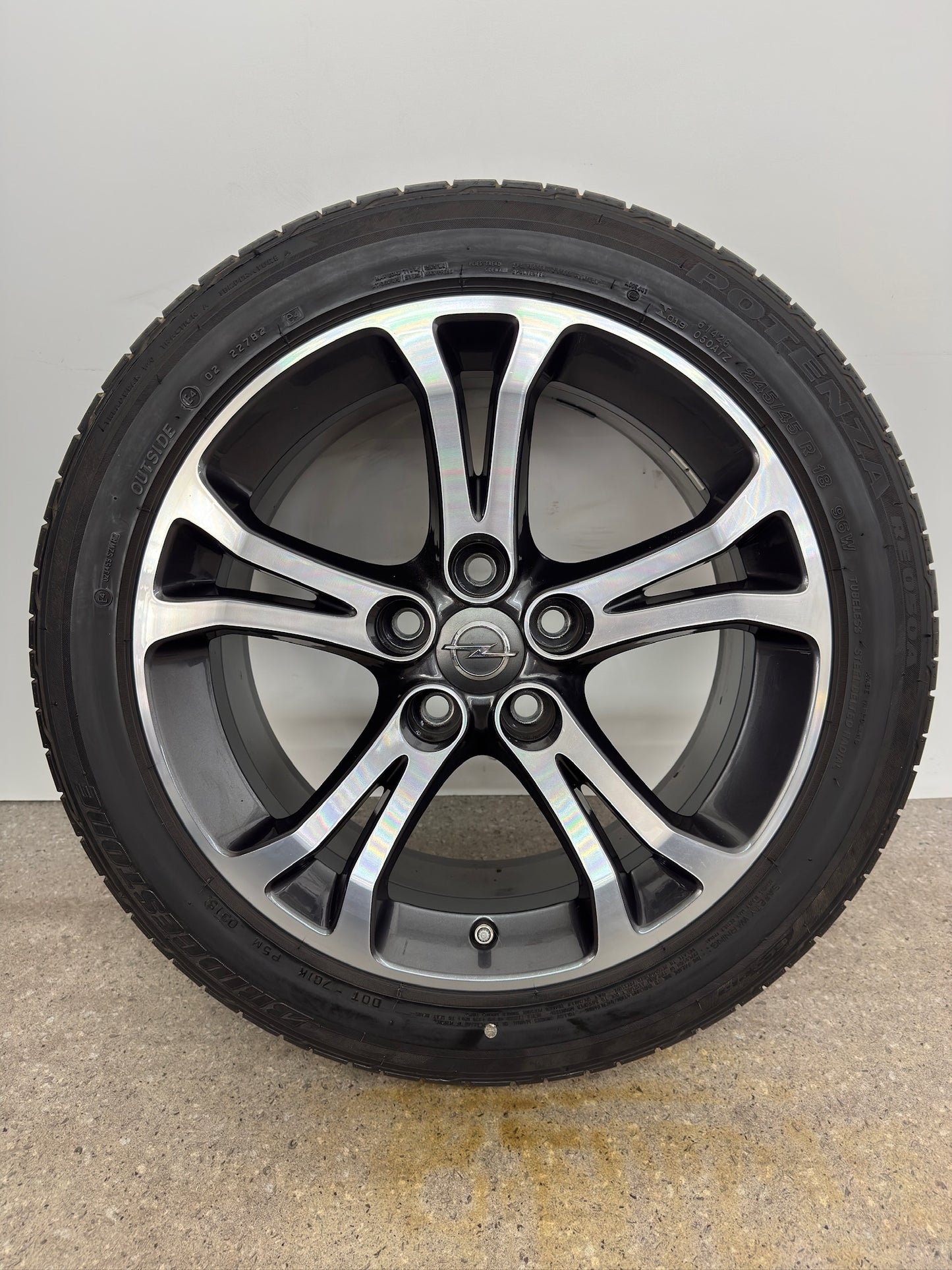 Original Opel Insignia A Twin Spoke 18 Zoll OPC Felgen Alufelgen 32026039 Gsi 8x18 ET42 5x120 Sport Line Bicolor Anthrazit Felgensatz (REIFEN NUR TRANSPORTSCHUTZ)