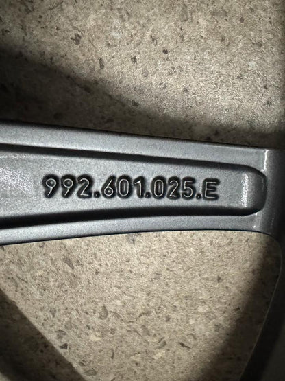 Original Porsche 911 992 Carrera 4S GTS 20 21 Zoll Winterreifen Winterräder Felgen