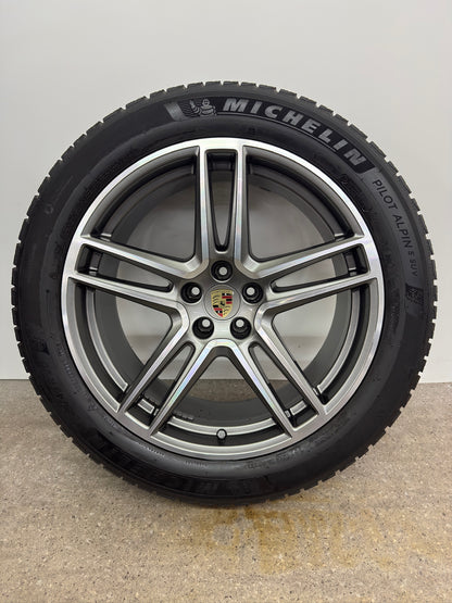 WIE NEU DOT23 Original Porsche Macan II 2 III 3 20 Zoll Winterräder Winterreifen Felgen Alufelgen 95B601025DG 95B601025DH 265/45 R20 104V 295/40 R20 106V Sport Exclusive Bicolor SUV M+S