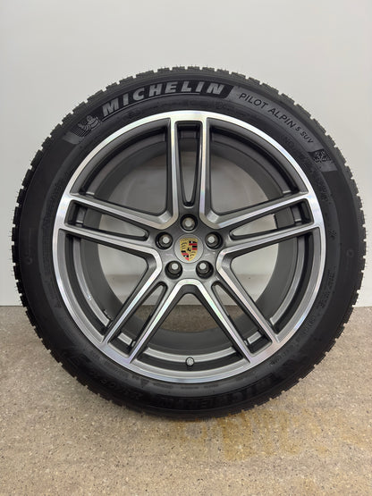 WIE NEU DOT23 Original Porsche Macan II 2 III 3 20 Zoll Winterräder Winterreifen Felgen Alufelgen 95B601025DG 95B601025DH 265/45 R20 104V 295/40 R20 106V Sport Exclusive Bicolor SUV M+S