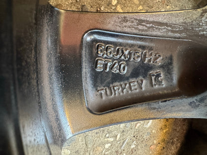 Original Skoda Fabia IV 4 PJ 15 Zoll Hadar Winterräder Winterreifen Felgen 6VA601025 Alufelgen Schwarz 185/65 R15 92T M+S Bridgestone Limousine Winterradsatz MwSt.