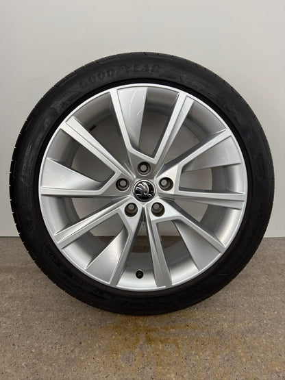 Original Skoda Octavia IV NX 18 Zoll Braga Sommerräder 5E3601025K (Scout) Sommerreifen Felgen Alufelgen 5E3601025L 225/45 R18 91Y Offroad Sommerkomplettradsatz