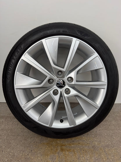 Original Skoda Octavia IV NX 18 Zoll Braga Sommerräder 5E3601025K (Scout) Sommerreifen Felgen Alufelgen 5E3601025L 225/45 R18 91Y Offroad Sommerkomplettradsatz