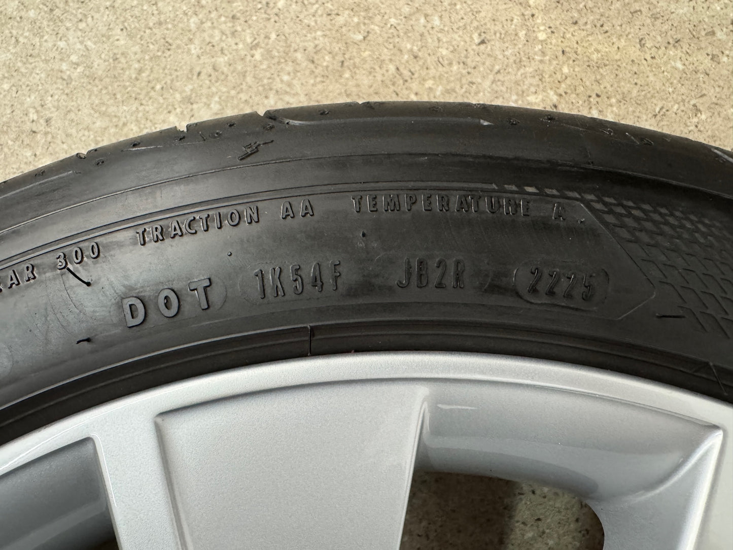 Original Skoda Octavia IV NX 18 Zoll Braga Sommerräder 5E3601025K (Scout) Sommerreifen Felgen Alufelgen 5E3601025L 225/45 R18 91Y Offroad Sommerkomplettradsatz
