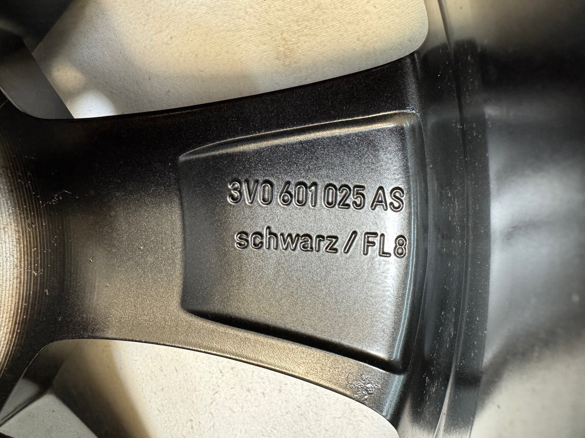 Original Skoda Superb III 3 3V 17 Zoll Helios Felgen Alufelgen 3V0601025AS 3V0601025A 6,5x17 ET41 5x112 Schwarz Limousine Kombi Felgensatz MwSt. ausweisbar