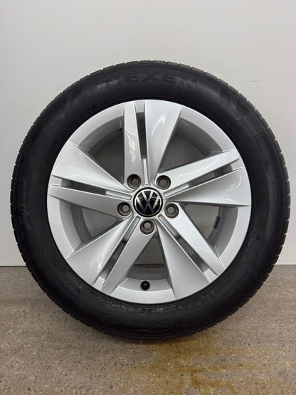 Original VW Golf VIII 8 CD 16 Zoll Norfolk Sommerräder Sommerreifen Felgen 5H0601025 Alufelgen 205/55 R16 91V 7x16 ET48 Silber 5x112