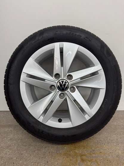 Original VW Golf VIII 8 CD 16 Zoll Norfolk Sommerräder Sommerreifen Felgen 5H0601025 Alufelgen 205/55 R16 91V 7x16 ET48 Silber 5x112