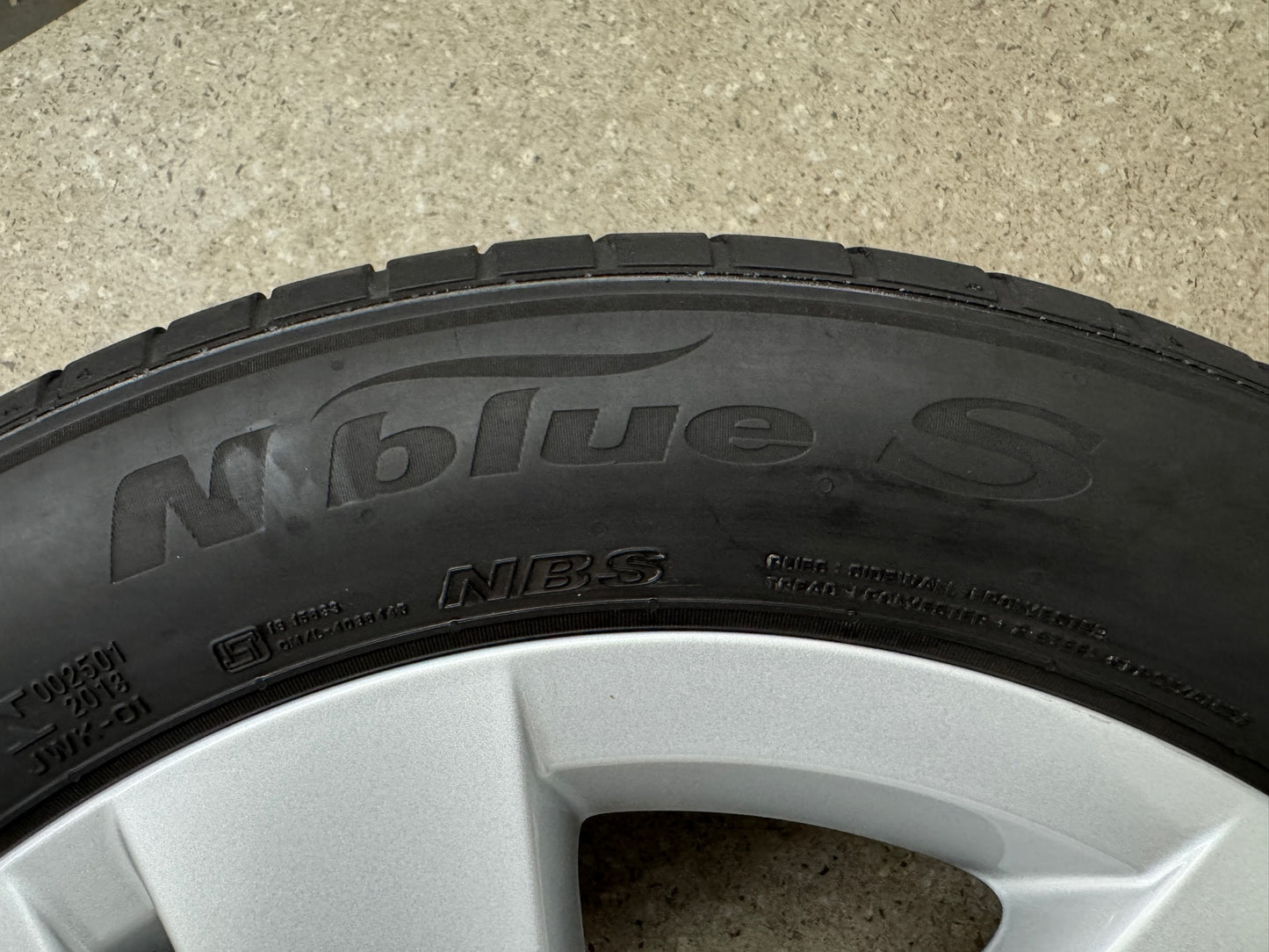 Original VW Golf VIII 8 CD 16 Zoll Norfolk Sommerräder Sommerreifen Felgen 5H0601025 Alufelgen 205/55 R16 91V 7x16 ET48 Silber 5x112